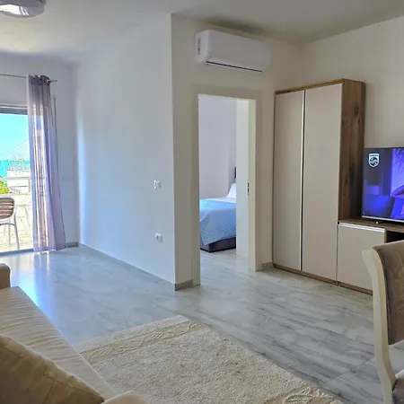 Apartment In Golem Near Sandy Beach 格勒姆
